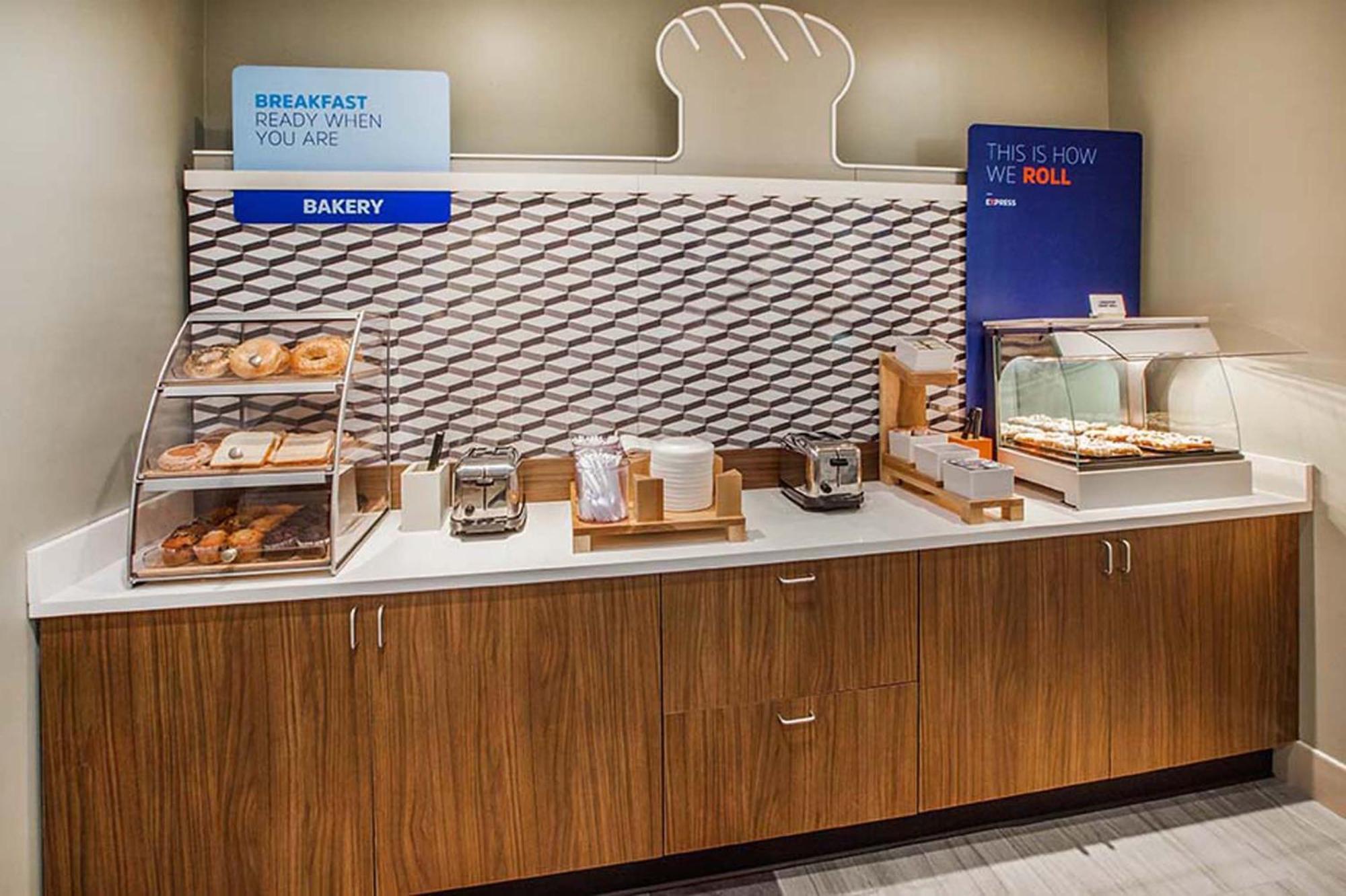 Holiday Inn Express Hotel & Suites Brattleboro By Ihg Exteriér fotografie