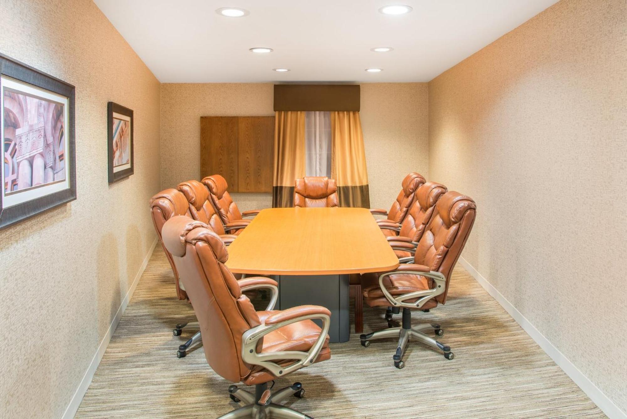 Holiday Inn Express Hotel & Suites Brattleboro By Ihg Exteriér fotografie
