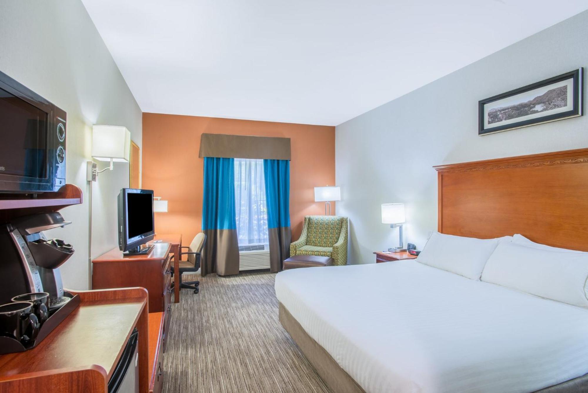 Holiday Inn Express Hotel & Suites Brattleboro By Ihg Exteriér fotografie