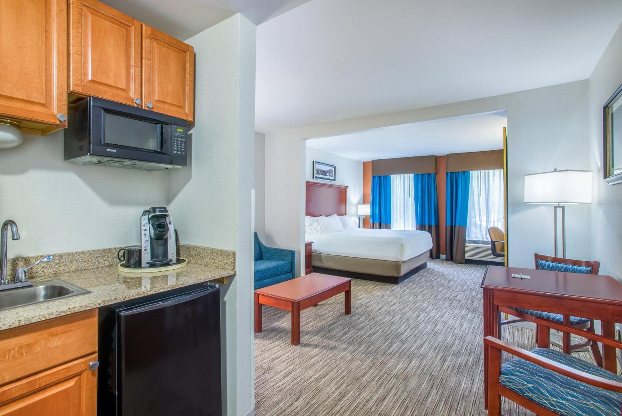 Holiday Inn Express Hotel & Suites Brattleboro By Ihg Exteriér fotografie