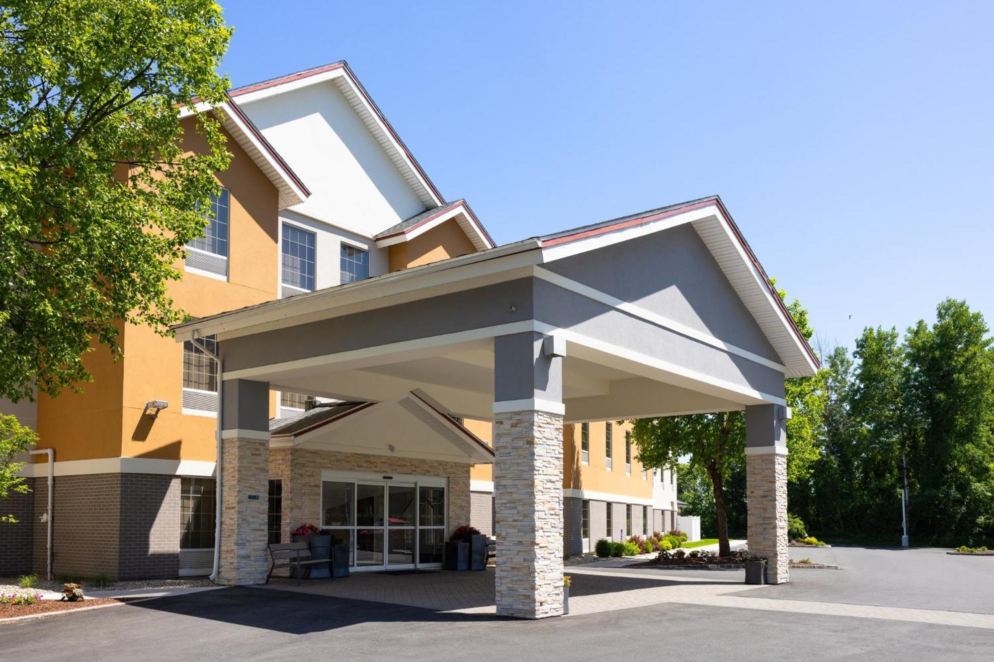 Holiday Inn Express Hotel & Suites Brattleboro By Ihg Exteriér fotografie