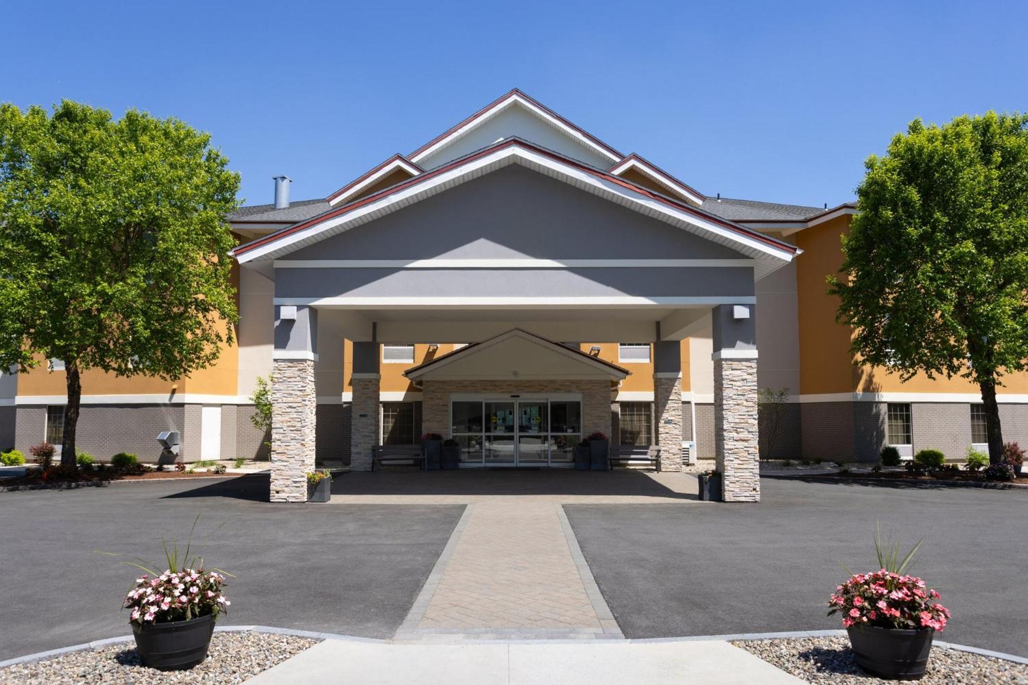 Holiday Inn Express Hotel & Suites Brattleboro By Ihg Exteriér fotografie