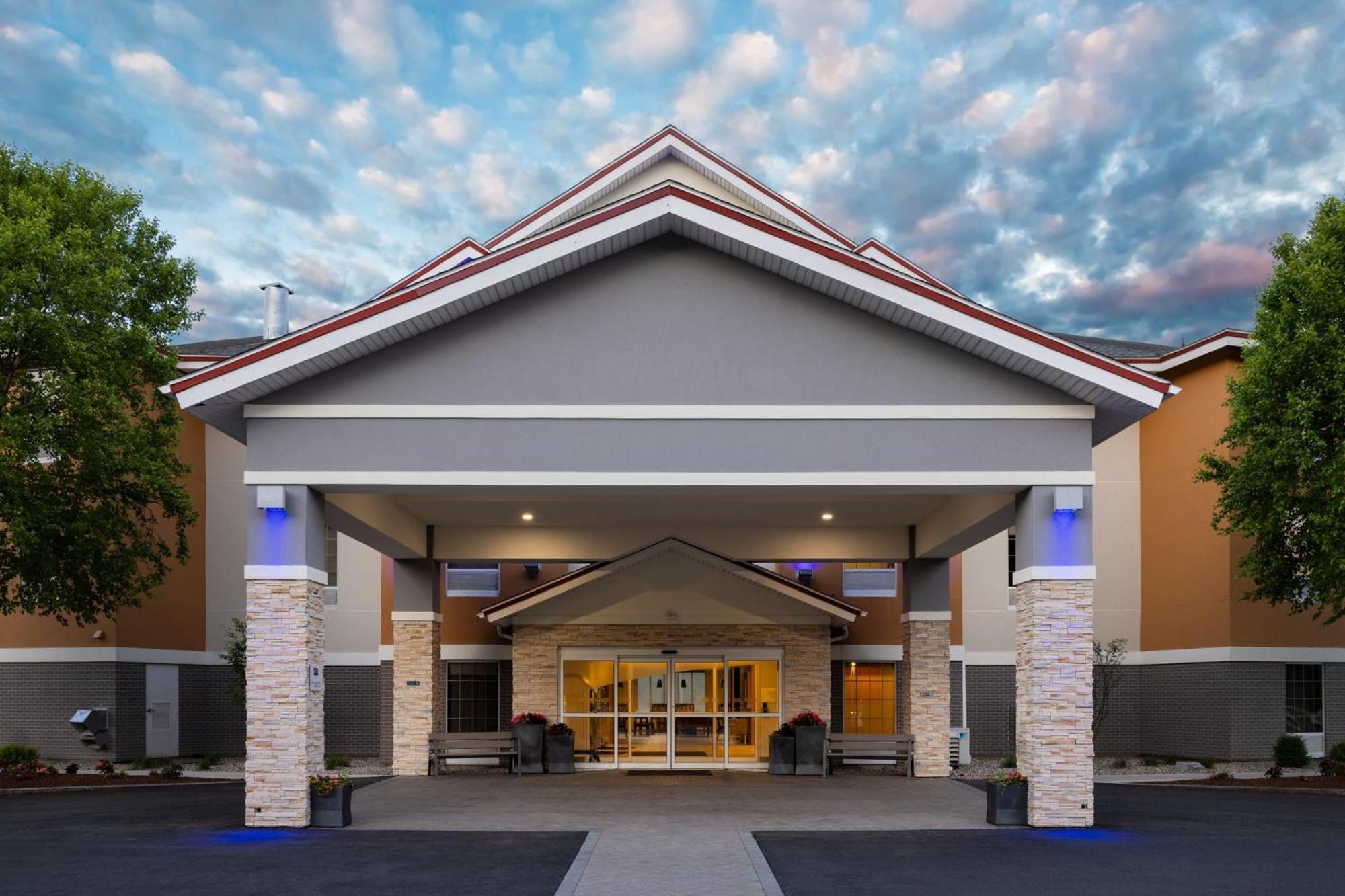 Holiday Inn Express Hotel & Suites Brattleboro By Ihg Exteriér fotografie